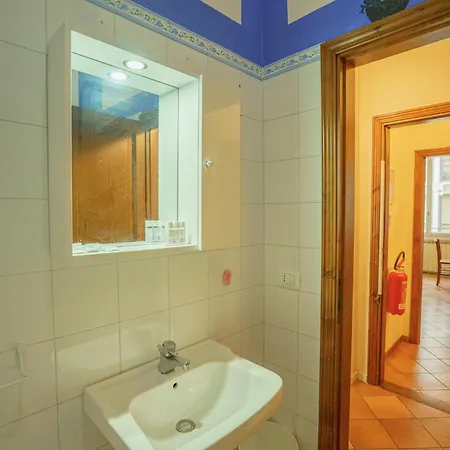 Tranquil Near Museums And Train Station Apartment Florence
