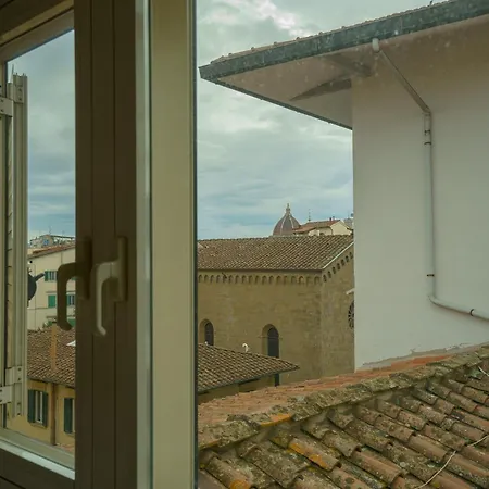 Tranquil Near Museums And Train Station Apartment