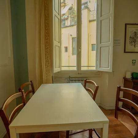 Apartment Tranquil Near Museums And Train Station