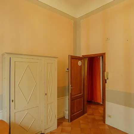 Tranquil Near Museums And Train Station Firenze