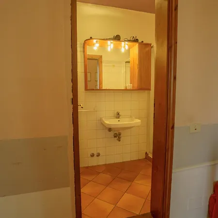 Apartment Tranquil Near Museums And Train Station