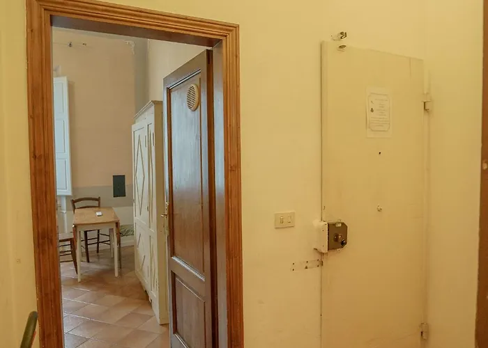 Διαμέρισμα Tranquil Near Museums And Train Station Φλωρεντία